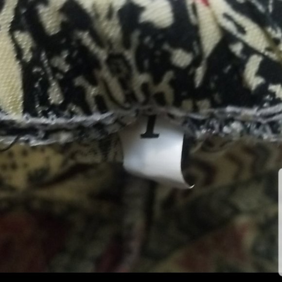 Printed Fabric Shorts - Picture 3 of 3